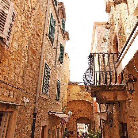 Rooms And Apartments Villa Town Gate Hvar Хвар Екстериор снимка